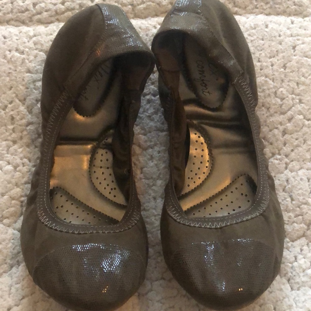 Dexflex comfort flats size 8